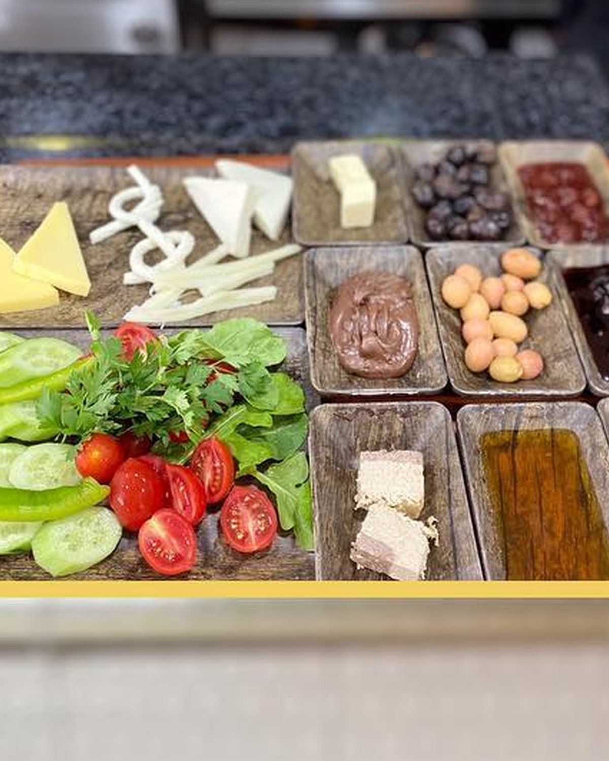 Karadeniz usulü serpme kahvaltı sofrası